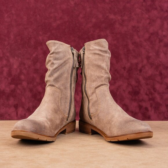 Sofft Wmn Sharnell Low Distress Beige Suede Waterproof Back Lace-up Boots sz 9.5 - Picture 2 of 8